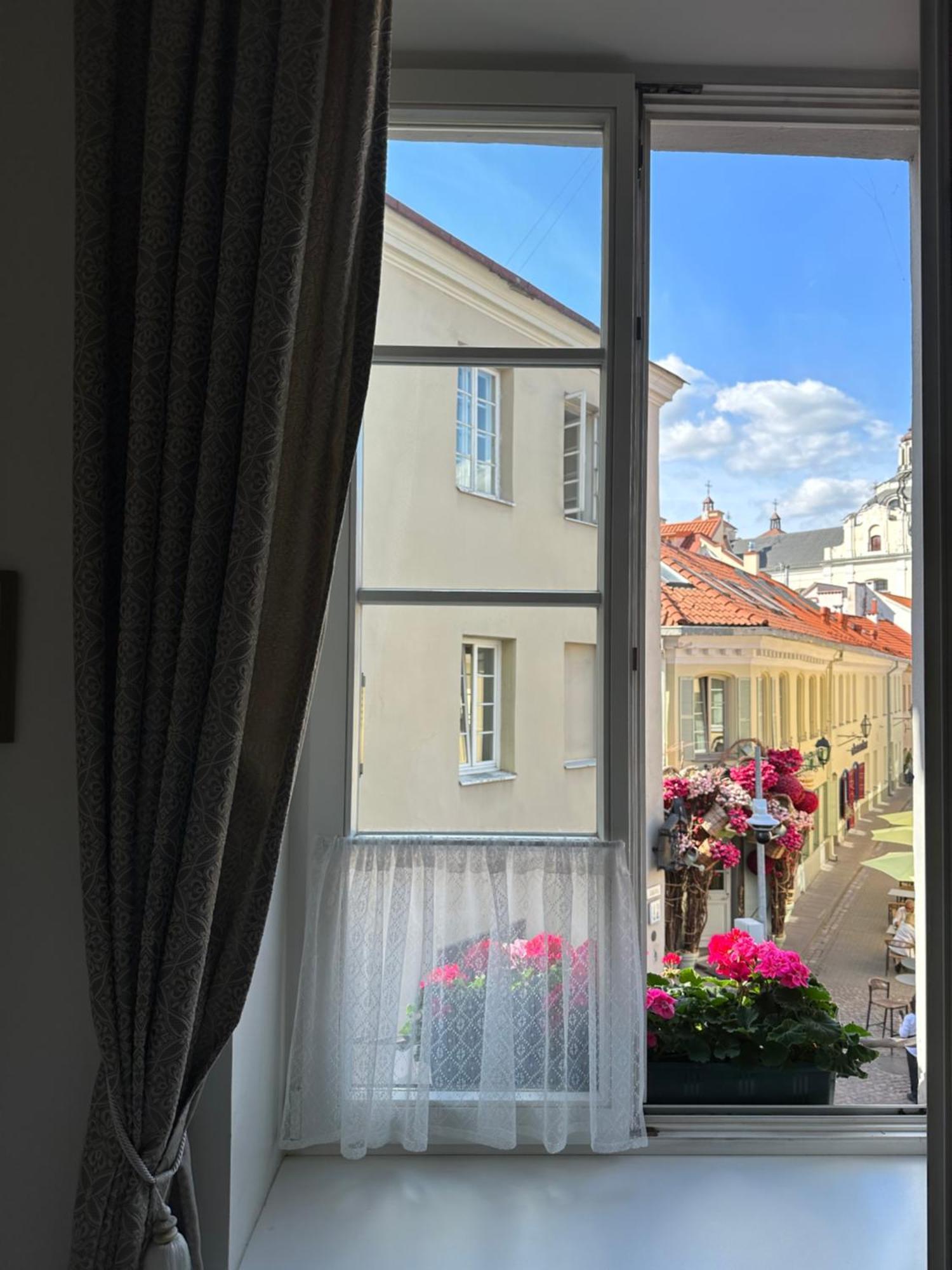 Very Vilnius Stikliu Street Exterior photo